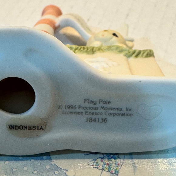 Precious Moments Sugar Town "Flag Pole" Figurine - Picture 3 of 4